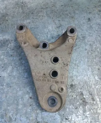 Volkswagen Polo Engine mounting bracket 6Q0199185D
