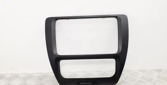 Volkswagen Jetta VI Radio/GPS head unit trim 5C6858071A 5C6858069A