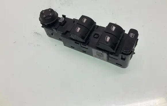 Peugeot 2008 I Electric window control switch 96749624ZD 30170518 03987546