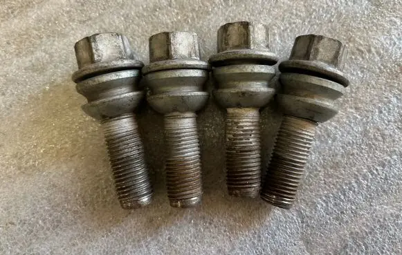 Audi Q7 4L Nuts/bolts WHT001693