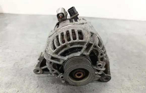 Toyota Avensis T250 Generator/alternator 
