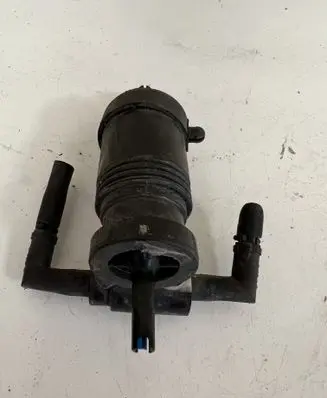 Dodge Caliber Windscreen/windshield washer pump