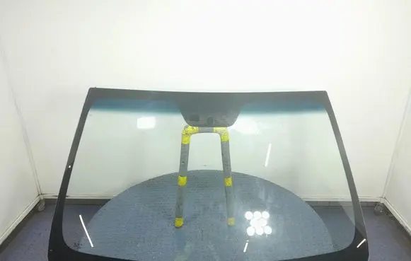 Hyundai i40 Front windscreen/windshield window 