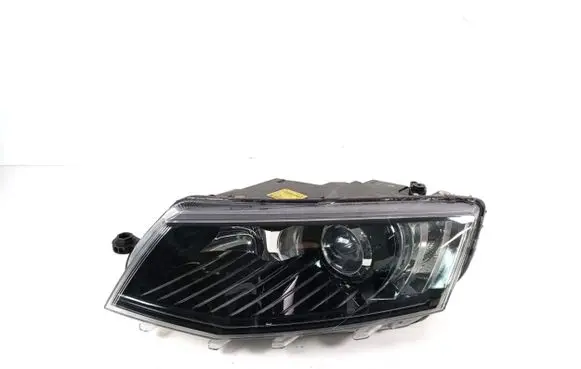 Skoda Octavia Mk3 (5E) Headlight/headlamp 5E1941015B