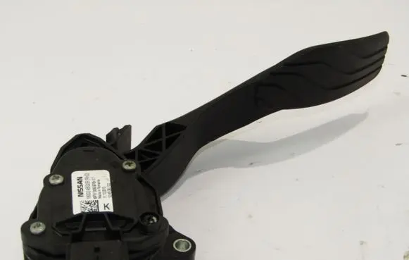 Nissan X-Trail T32 Accelerator throttle pedal 6PV00997817