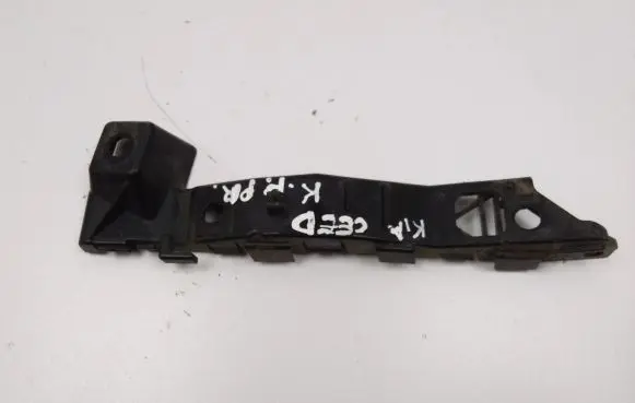 KIA Ceed Front bumper mounting bracket 865131H000