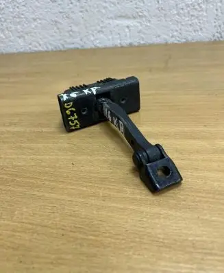 BMW X6 E71 Front door check strap stopper 7141024 D6757