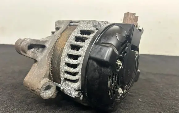 Ford Fusion II Generator/alternator HS7T10300AA TN1042102911 V4B1B12V