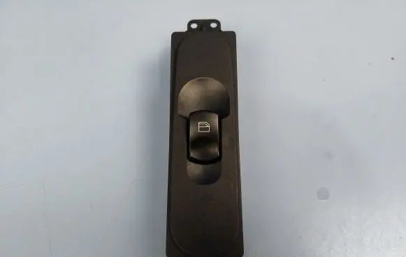 Mercedes-Benz Sprinter W906 Electric window control switch 9065451913