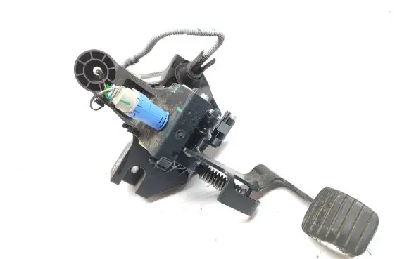 Clutch slave cylinder