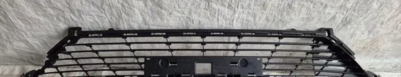 Peugeot 308 Front bumper lower grill 9827977380