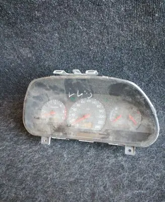 Volvo S40, V40 Speedometer (instrument cluster) 30857571