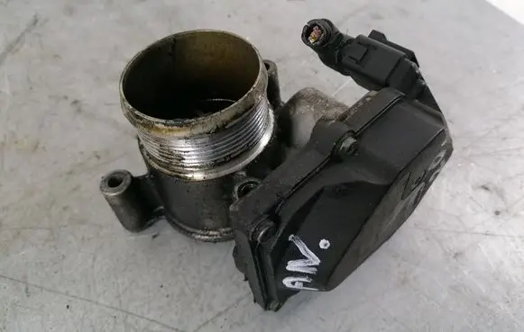 Volkswagen Tiguan Throttle valve 03L128063E
