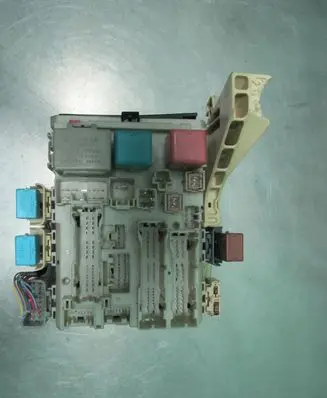 Toyota Urban Cruiser (XP110) Fuse box set 8273052F20 9D170049 1086