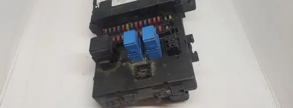 Nissan Primera Fuse module 5WK48540 7100113593