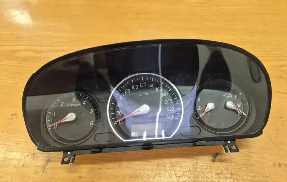 Hyundai Sonata Speedometer (instrument cluster) 940033K405