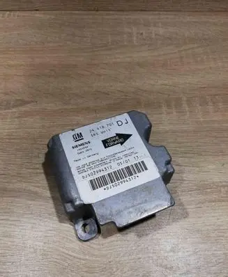 Opel Vectra B Airbag control unit/module 24416701