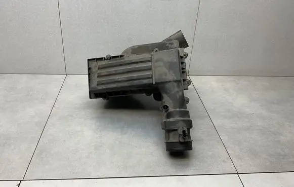 Audi Q3 8U Air filter box 5N0129601K 5N0129607E