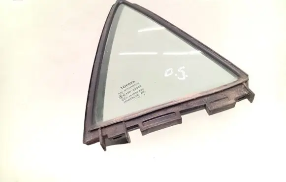 Toyota Auris 150 Rear vent window glass 6818802090