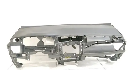 Nissan Leaf II (ZE1) Dashboard