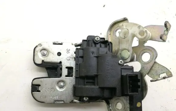 Skoda Octavia Mk3 (5E) Tailgate/trunk/boot lock/catch/latch 5E0827505
