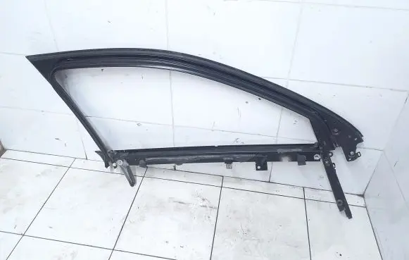 Audi A4 S4 B6 8E 8H Front door window/glass frame 8E0837629