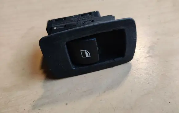 BMW X3 E83 Electric window control switch 15939862 3415654