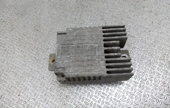 Mercedes-Benz E W210 Coolant fan relay A0275458032
