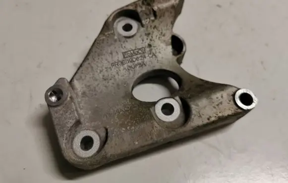 Ford Mustang VI Engine mounting bracket FR3E19D624CA