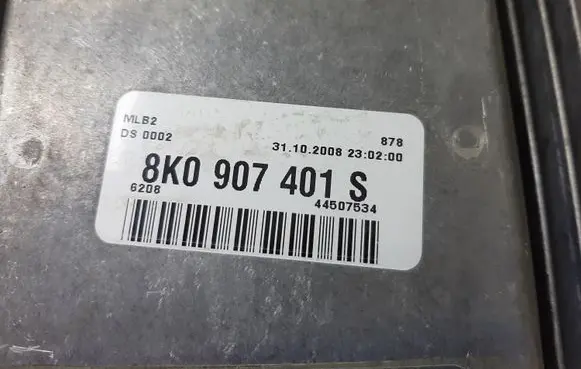 Audi A5 8T 8F Engine control unit/module 8K0907401S 8K1907401A 0281015981