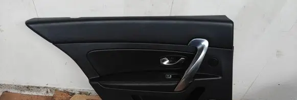Renault Latitude (L70) Coupe rear side trim panel 829A18624R PD1105200092