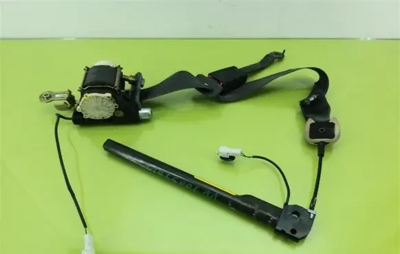 Renault Modus Front seatbelt 