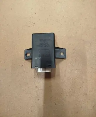 Suzuki Forenza Door central lock control unit/module 96190176 5L11F BE00