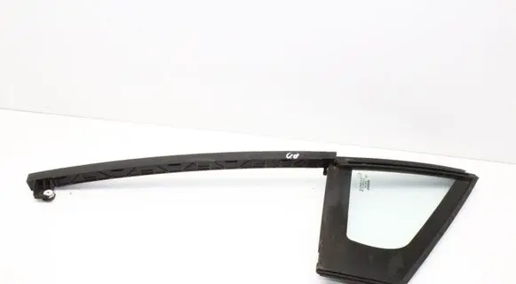 Renault Clio IV Front door vent window glass four-door 802621044R