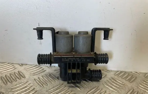 BMW 7 E65 E66 Coolant heater control valve 6906652