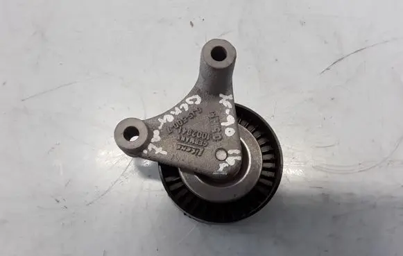 Volvo XC90 Alternator belt tensioner 8641050