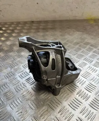 Audi Q5 SQ5 Engine mount bracket 782215147917