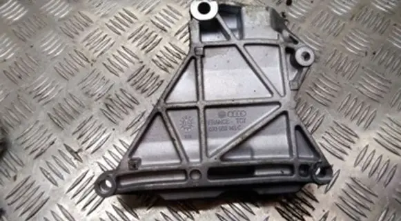 Volkswagen Touareg I Generator/alternator bracket 070903143C