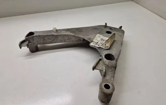 BMW i3 Engine mounting bracket 6878935