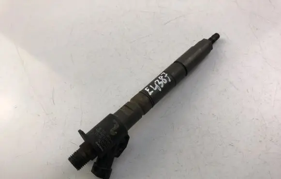 Volvo XC60 Fuel injector 31272690