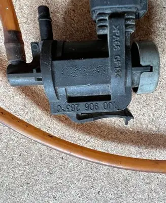 Audi A6 S6 C5 4B Turbo solenoid valve 1J0906283C