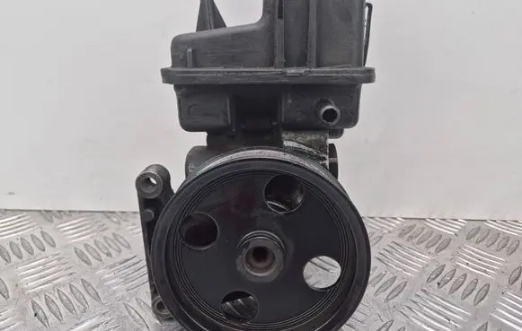 Mercedes-Benz Vito Viano W639 Power steering pump 619221421