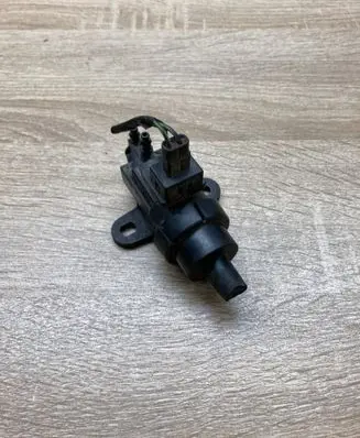 Ford Focus Turbo solenoid valve 98AB9E832AA 98AB9E882AA