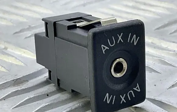 Volkswagen Golf Plus AUX in-socket connector 5M0035724