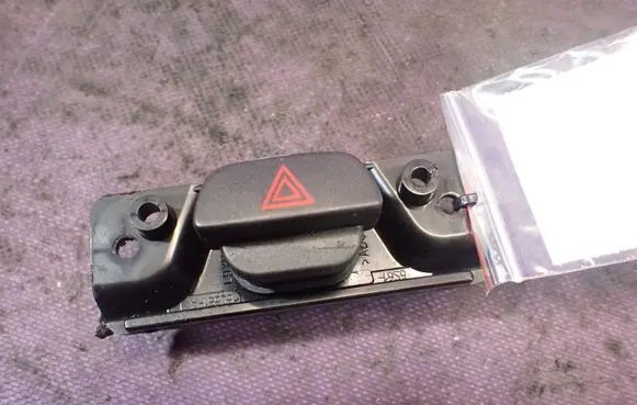 Ford Fiesta Hazard light switch 