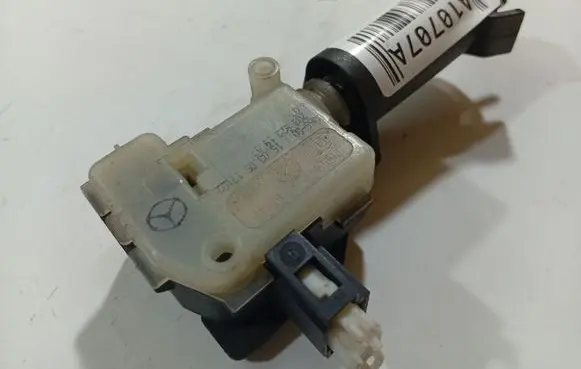 Mercedes-Benz B W245 Central locking motor A2038201997
