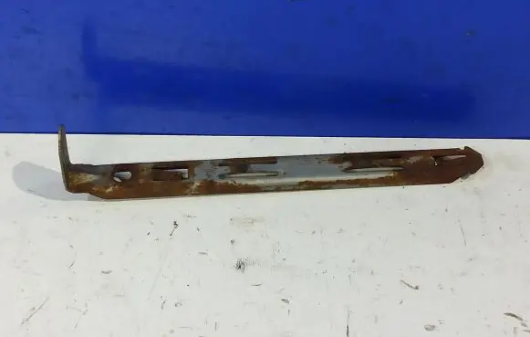 Volvo XC90 Headlight/headlamp mounting bracket 8637181
