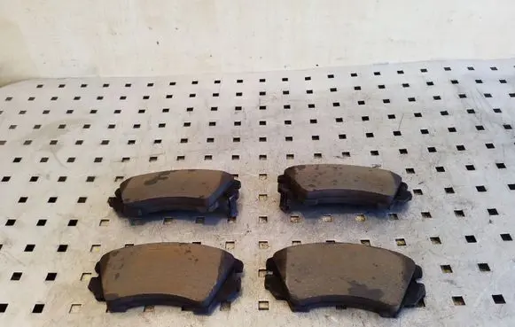 Opel Zafira C Brake pads (front) 90R01679