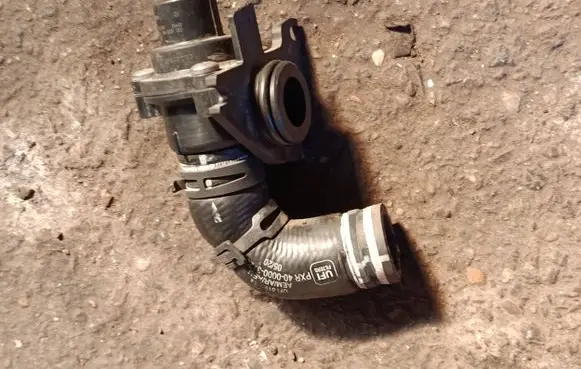 Mercedes-Benz GLA H247 Electromagnetic valve A0001532859 70492703