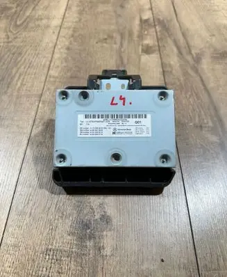 Mercedes-Benz C W204 GPS navigation control unit/module A1729009302 A2049026002